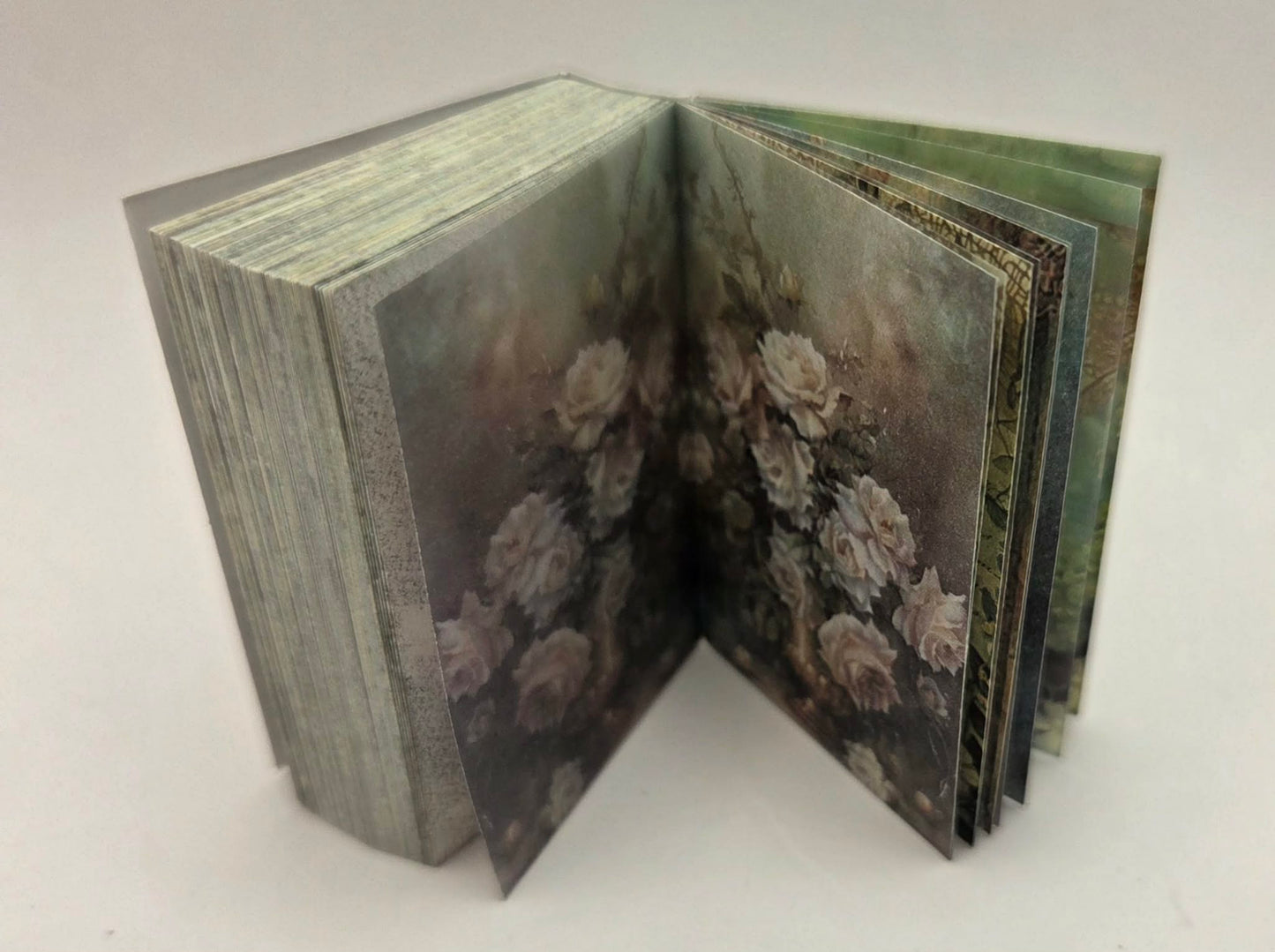 Mini Ephemera books - Green Forest Cabin