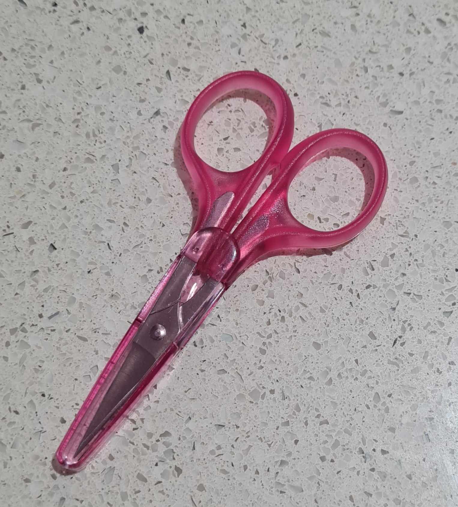 Sharp Tipped Scissors - Pink