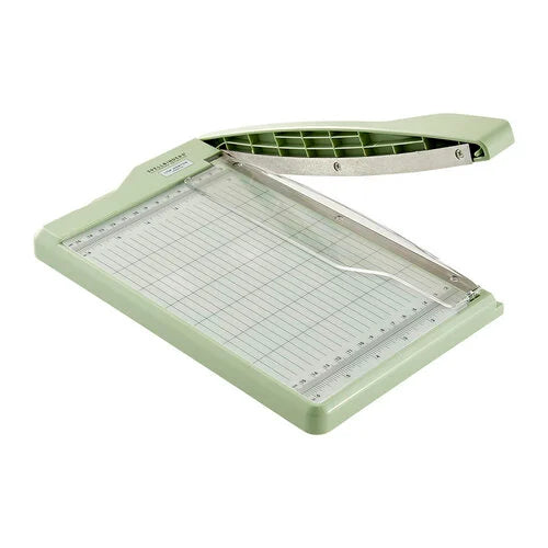 Spellbinders - Lisa Horton Crafts - Guillotine Paper Trimmer